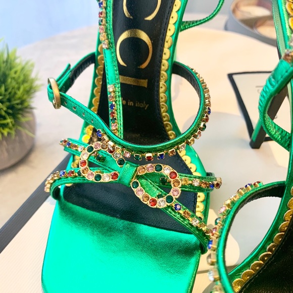 ❌SOLD❌Gucci Carmen Crystal-Embellished Metallic Leather Sandals In Jasmine Green - Picture 3 of 11